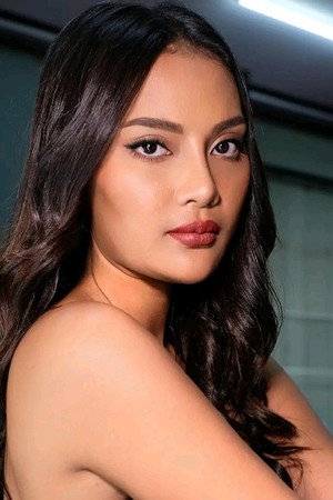 Erika Carlina in The Devil's Bride