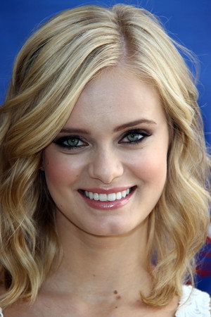 Sara Paxton in Aquamarine