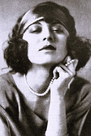 Marilyn Mills in Riders of the Plains