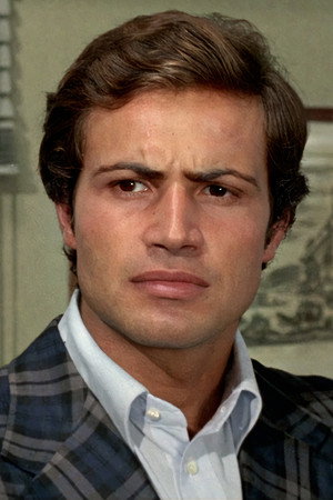 Antonio Sabàto in Where the Bullets Fly