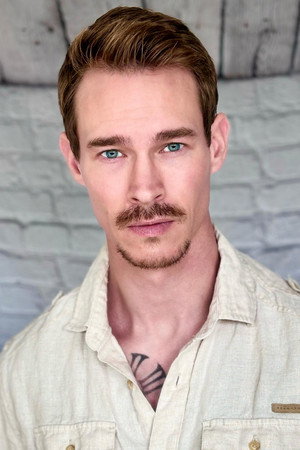 Aaron Cavette in Pizza and Sunshine