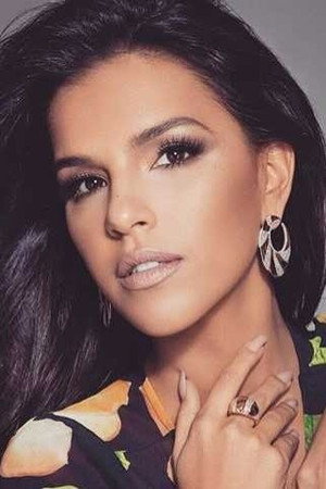 Mariana Rios in An Unforgettable Year - Summer