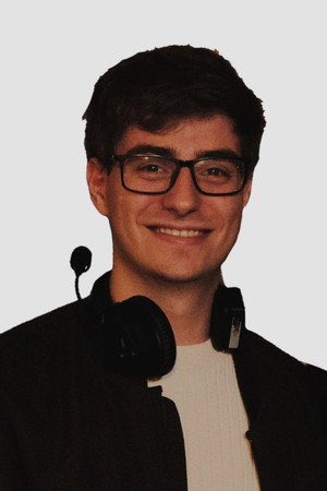 Iván Lassig in Crystal Eyes