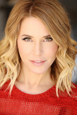 Kristen Dalton in 10 0 Earthquake