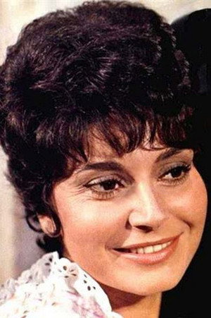 Evelyne Séléna in Le Pirate
