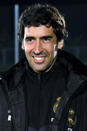 Raúl González in Zidane: A 21st Century Portrait