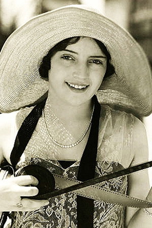 Julie Carter in Stagecoach War