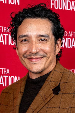 Gabriel Luna in The Astronaut