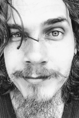 Erik Martíncues in I Seek Your Help to Bury a Man