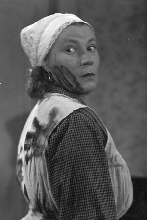 Kerttu Salmi in Kyökin puolella
