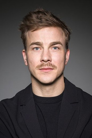 Albrecht Schuch in Peacock