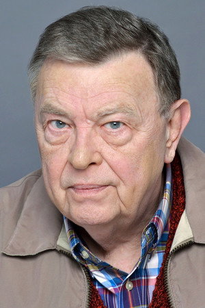 Gene Jones in Sell Your House