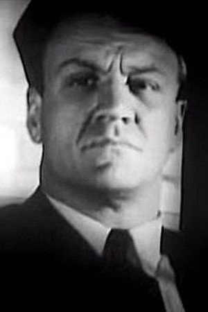 Lyle Latell in The Cobra Strikes