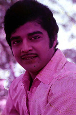 Sudheer in Raakuyil