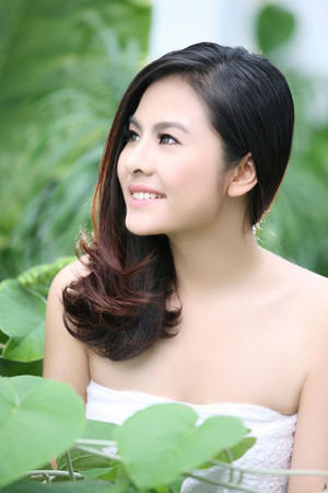 Vân Trang in Naughty Kitchen God