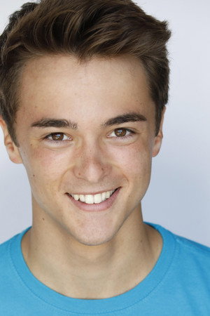 Leonardo Cecchi in How to Grow Up Despite Your Parents