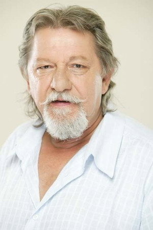 Sebastian Papaiani in Escu