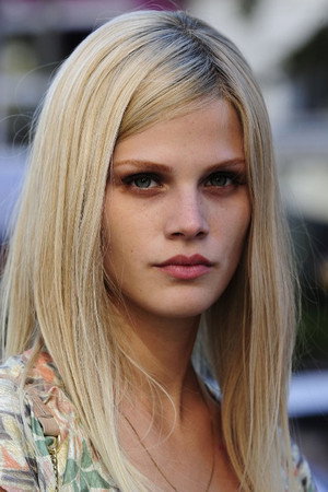 Karoline Teska in Mutants