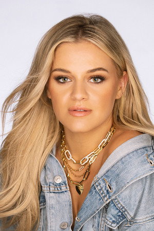 Kelsea Ballerini in CMA Country Christmas 2017