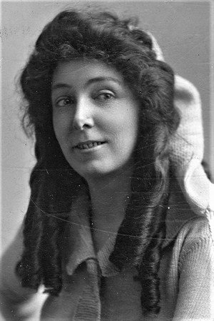 Edythe Chapman in The Crystal Gazer