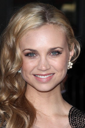Fiona Gubelmann in 911 Nightmare