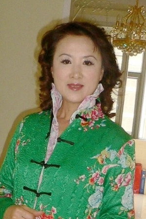 Li Meichun in The Mystery Palace
