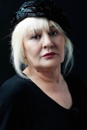 Ayşe Demirel in The Pillar of Salt