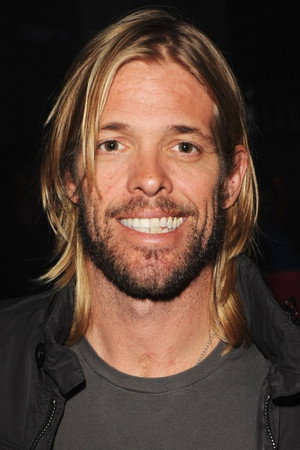 Taylor Hawkins in Foo Fighters - Rio De Janeiro