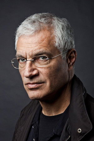 Louie Psihoyos in Racing Extinction