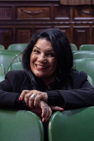 Viviane Velozo in Empty House