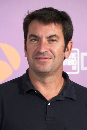 Arturo Valls in Torrente 2: Mission in Marbella