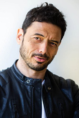 Rafael Petardi in Red Notice