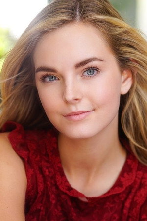 Karley Scott Collins in Pulse 3
