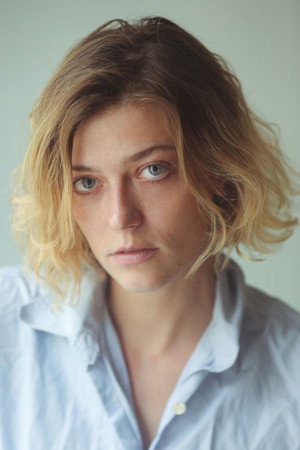 Léa Rostain in La Pierre Percée