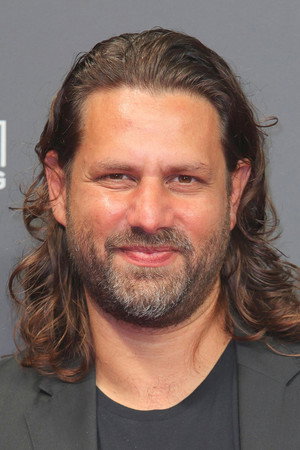 Adam Bousdoukos in Kebab Connection