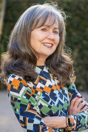 Gail Simpson in Love for Starters