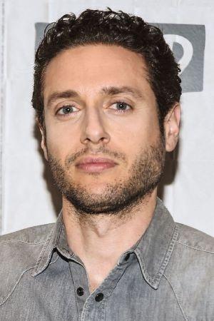 Paulo Costanzo in Scorched
