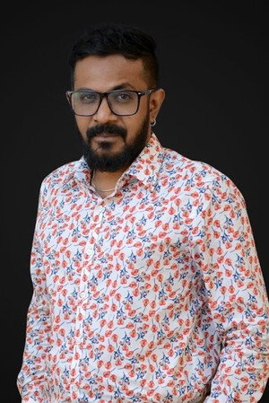 Abdulla Muaz in Finger