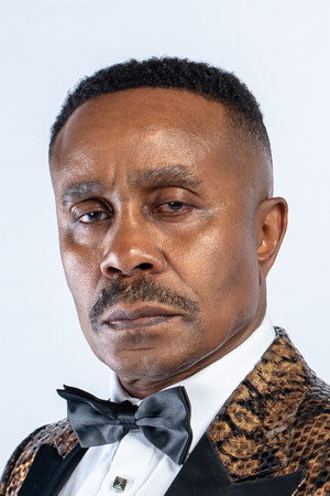 Vusi Kunene in Mrs Mandela