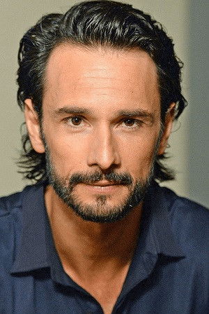 Rodrigo Santoro in Beast Race