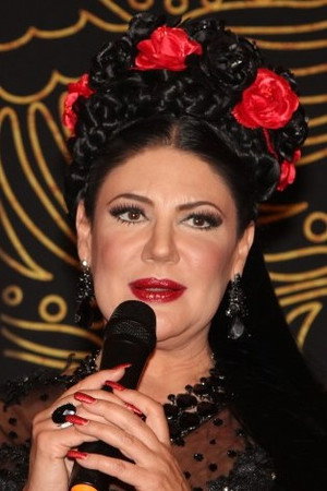 Alejandra Avalos in Perdóname Todo