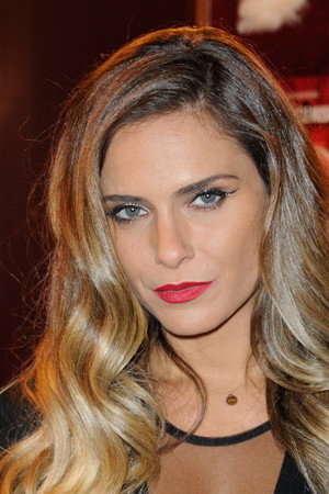 Clara Morgane in Manuela ou l'impossible plaisir