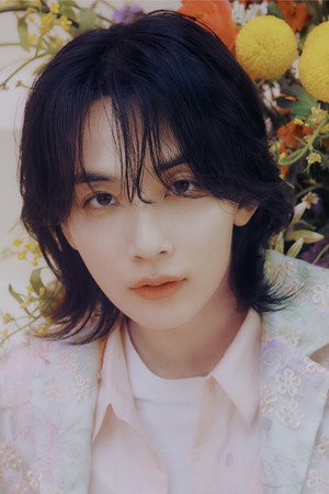 Yoon Jeong-han in SEVENTEEN in CARAT LAND