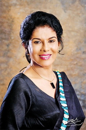 Nita Fernando in Kaala