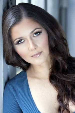 Nana Gouvea in Black Wake