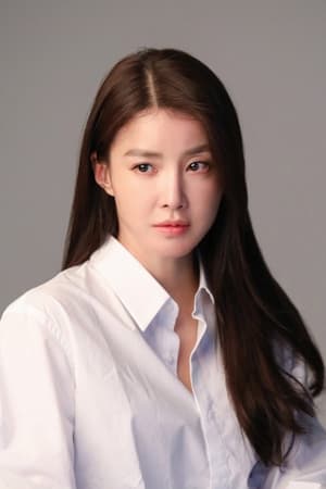 Lee Si-young in The Divine Move