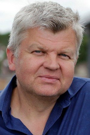 Adrian Chiles in Drinkers Like Me: Adrian Chiles
