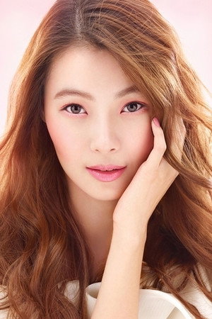 Yoon So-Yi in The Twins