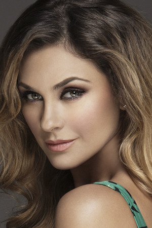 Aracely Arámbula in Selena ¡Vive!