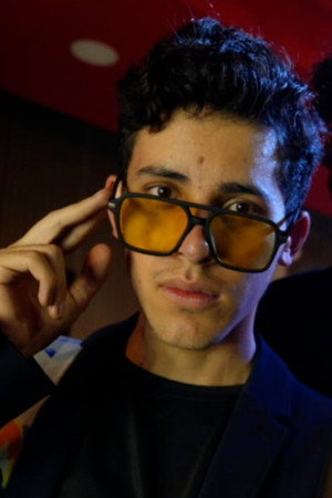 Julian Almeida in El lado oscuro del arcoíris
